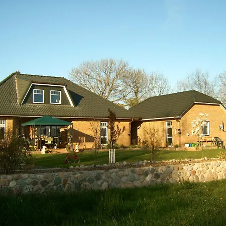 Ferienwohnung-treeneblick شقة